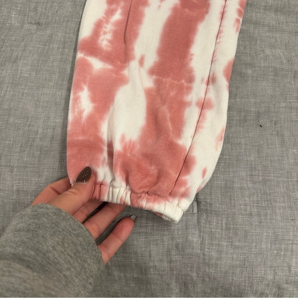 Loft Tie-Dye Lounge Set - Pink and White - Picture 6 of 14